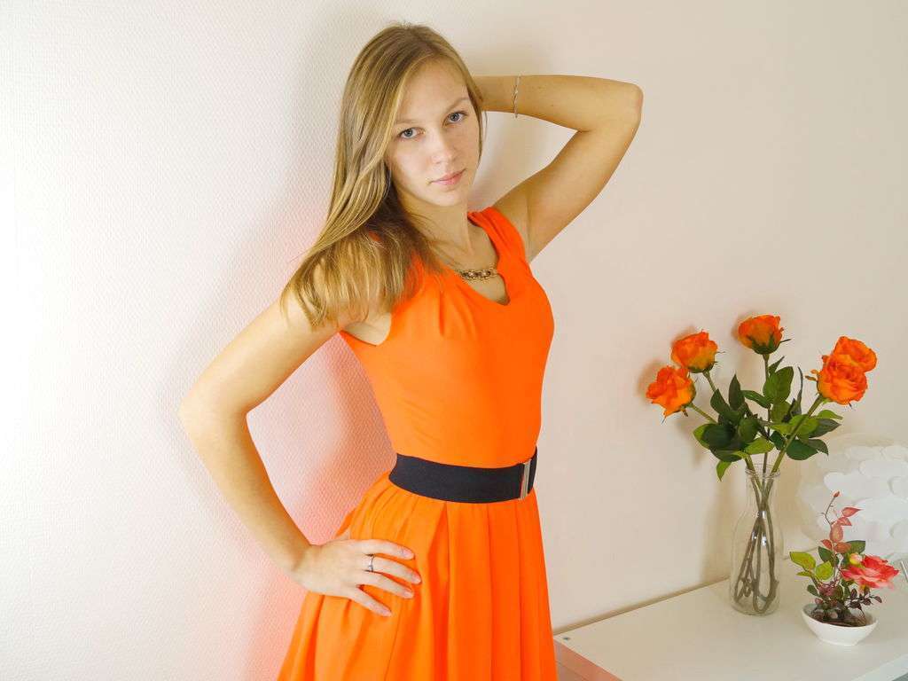 01LivingAngel - Glamourous and Sexy Cam Model of Jasmin