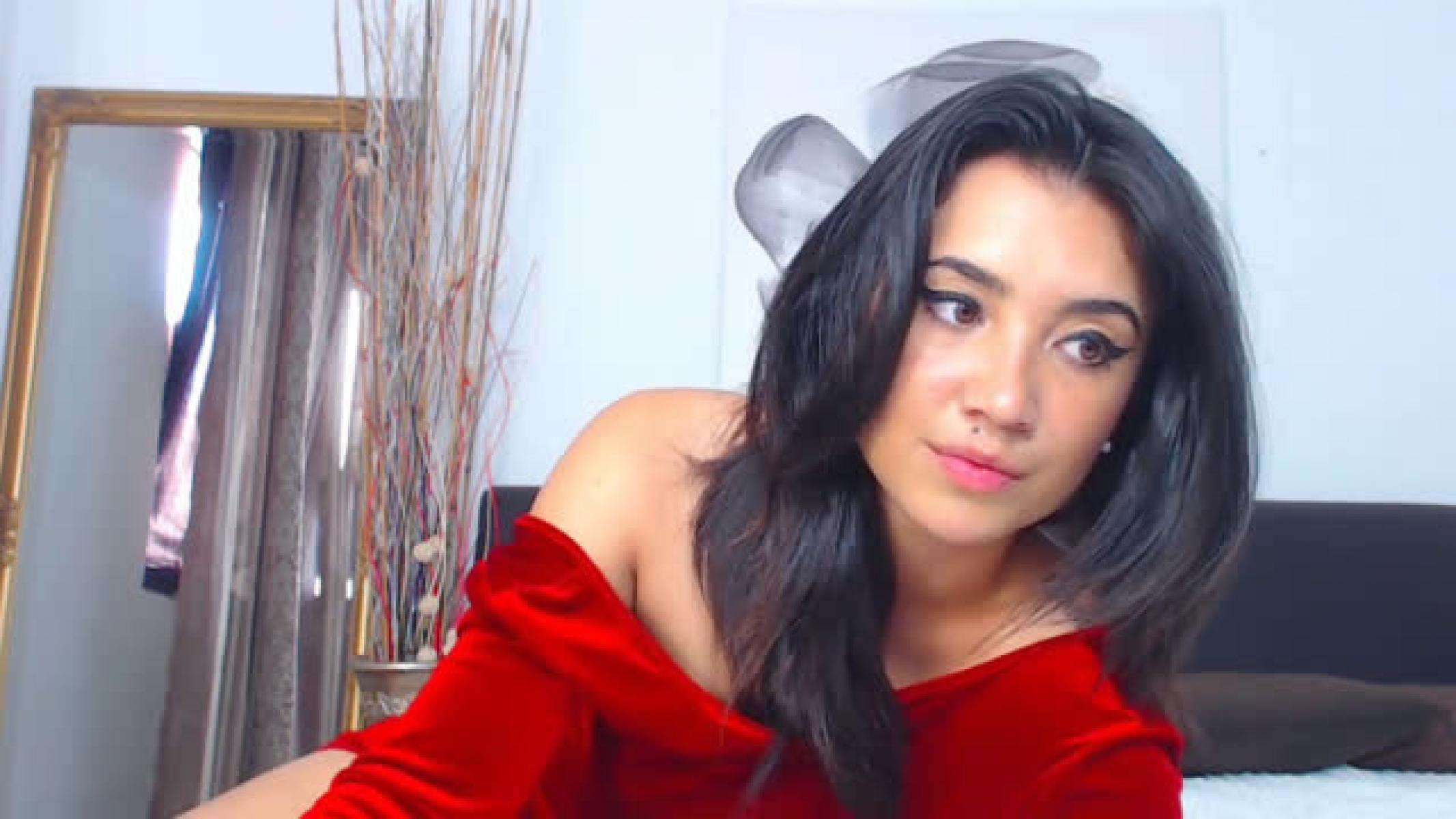 121Karina - Glamourous and Sexy Cam Model of Jasmin