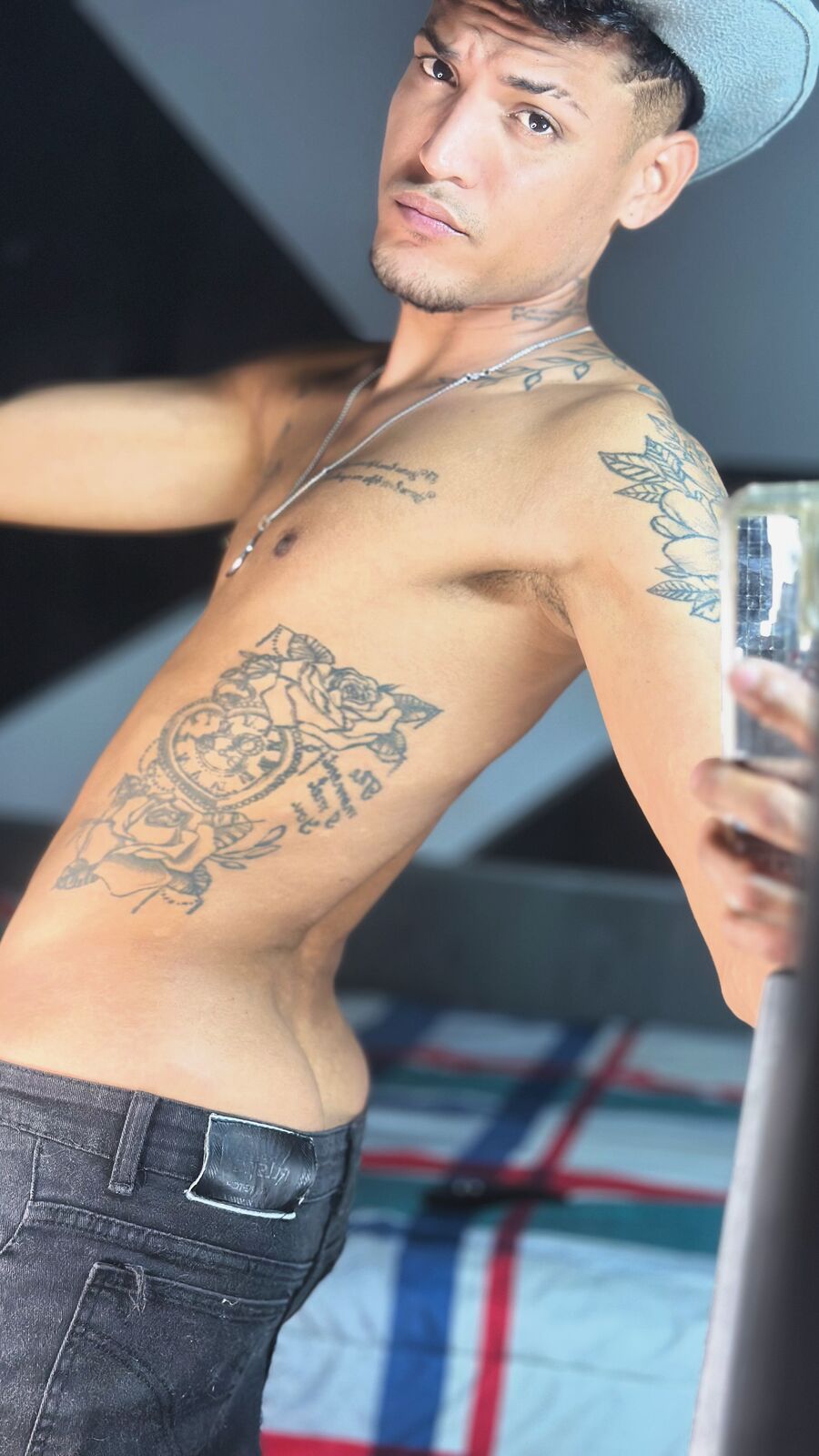 AaronCarre - Free Cam Model of LiveJasmin