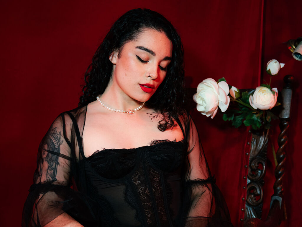 AdalineCuervo - Glamourous and Sexy Cam Model of Jasmin