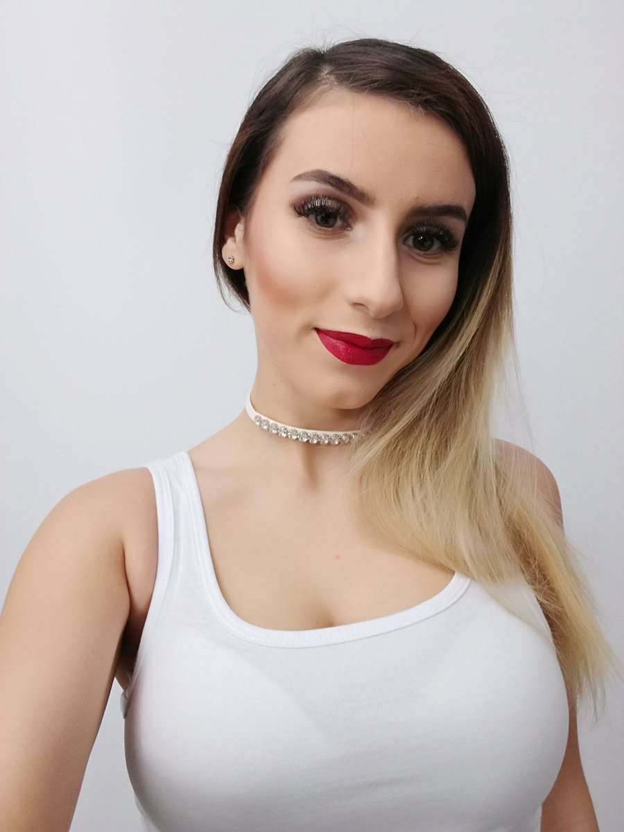 AdleyFair - Glamourous and Sexy Cam Model of Jasmin