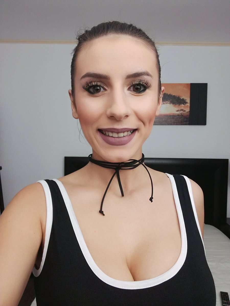 AdleyFair - Glamourous and Sexy Cam Model of Jasmin