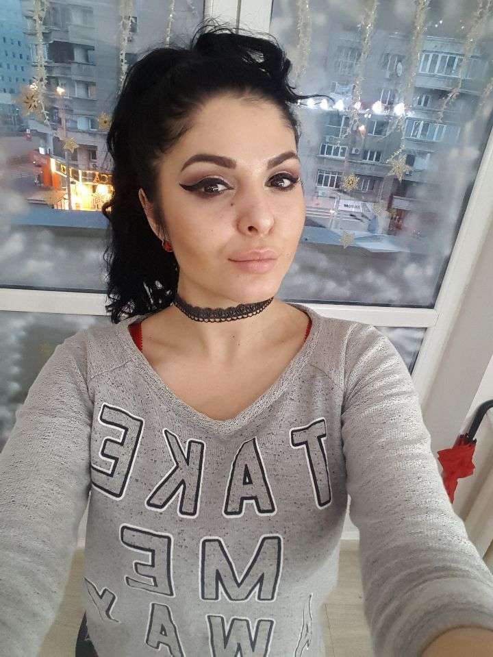 AlessiaRosse - Glamourous and Sexy Cam Model of Jasmin