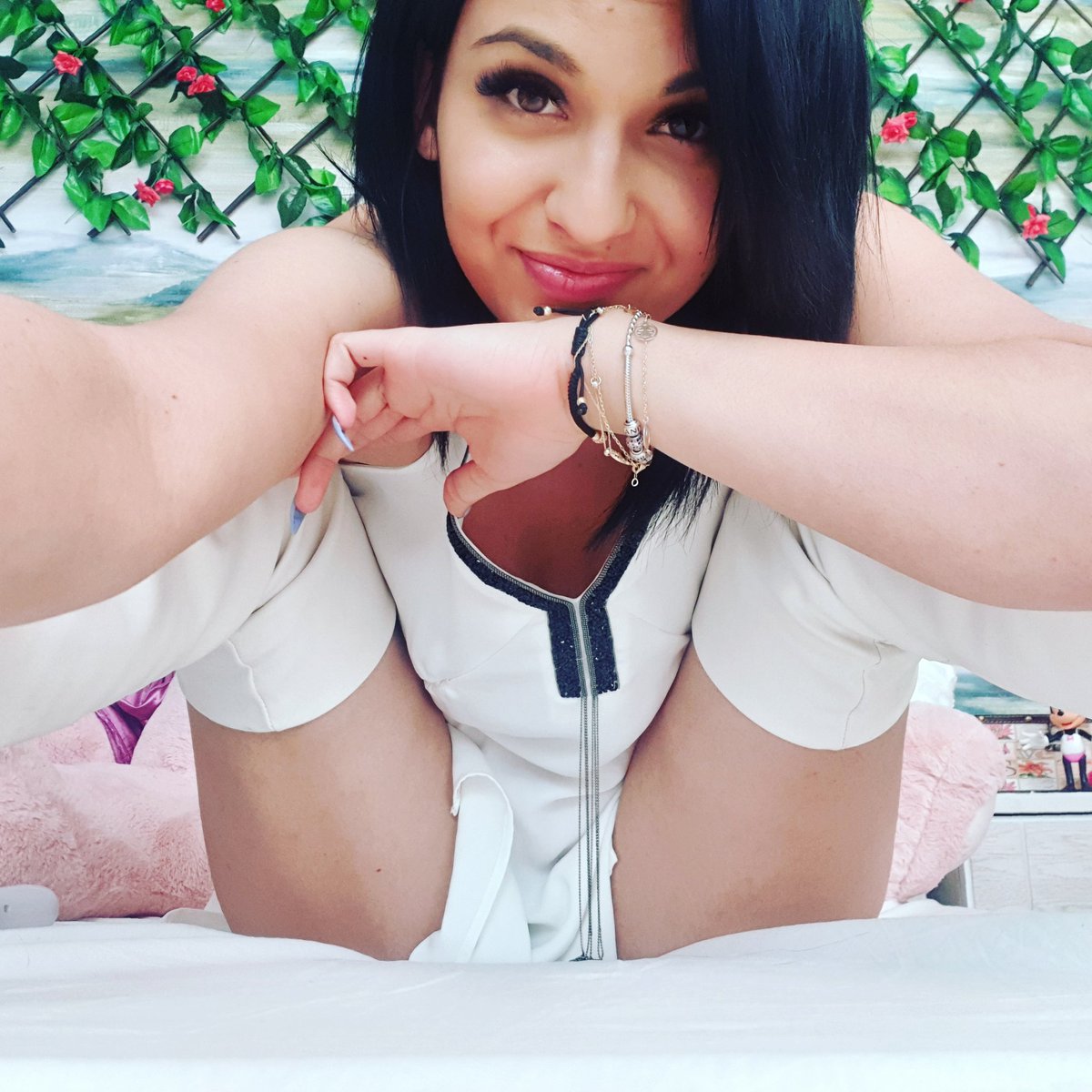 AlexandraRand - Glamourous and Sexy Cam Model of Jasmin