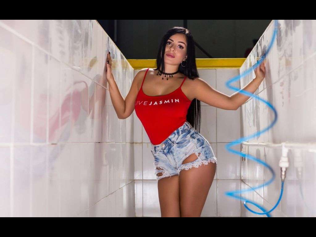 AliceKingsley - Glamourous and Sexy Cam Model of Jasmin