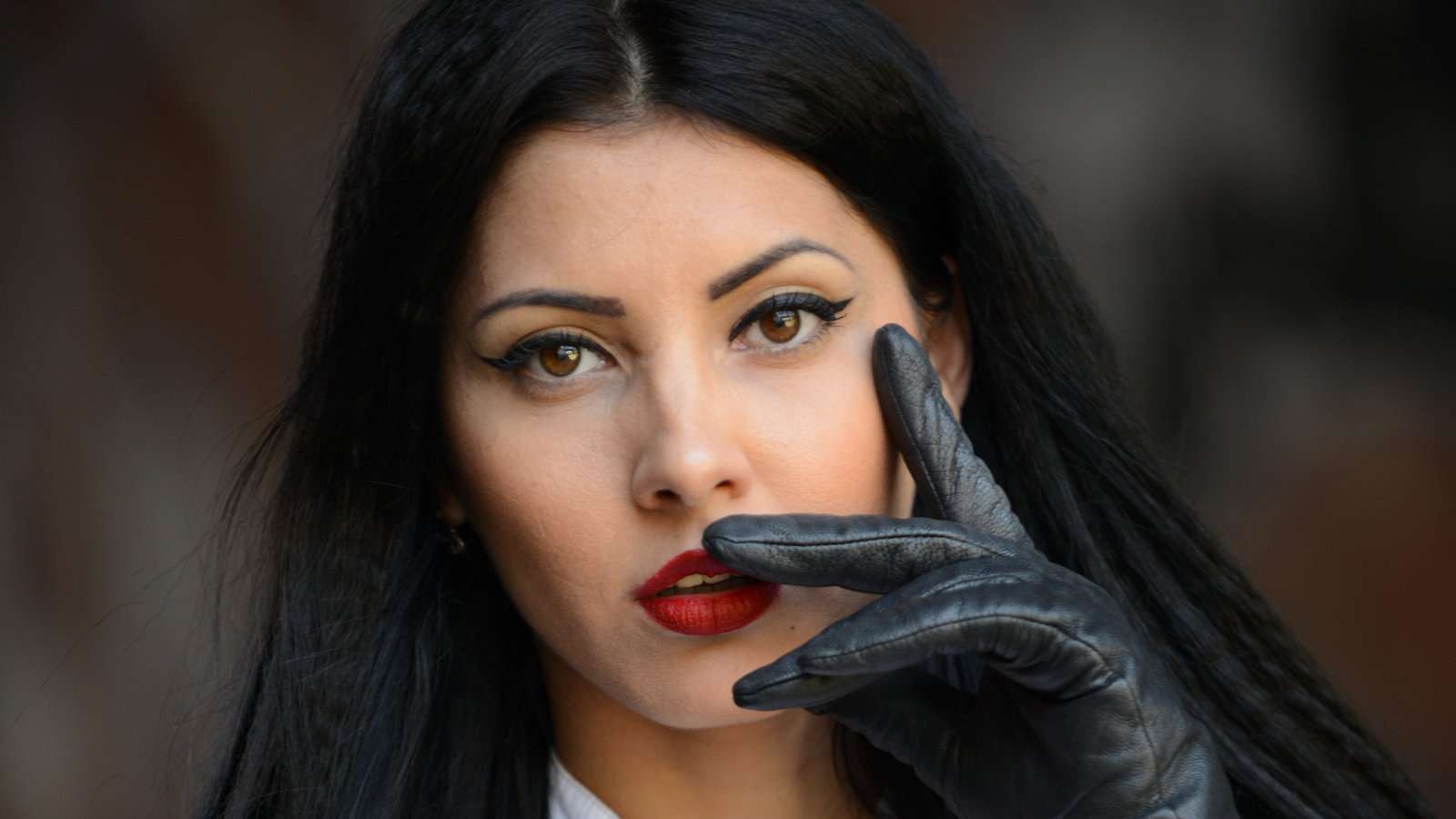 AlliceTheMissY4u - Glamourous and Sexy Cam Model of Jasmin