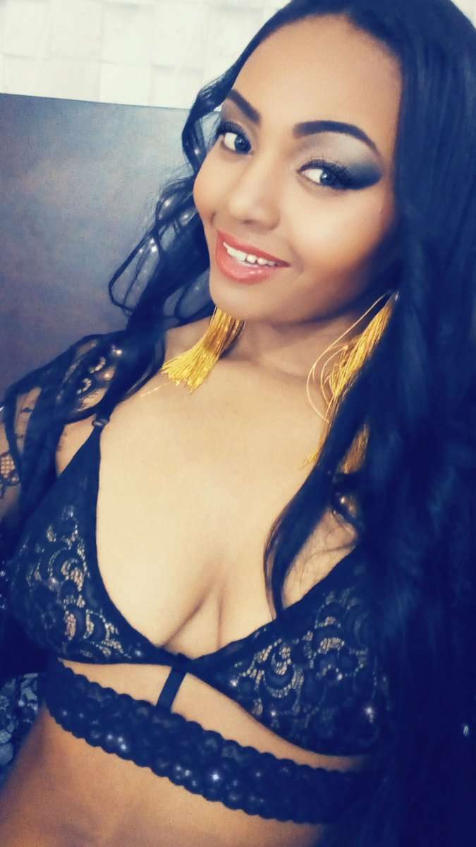 AmmyReyy - Glamourous and Sexy Cam Model of Jasmin