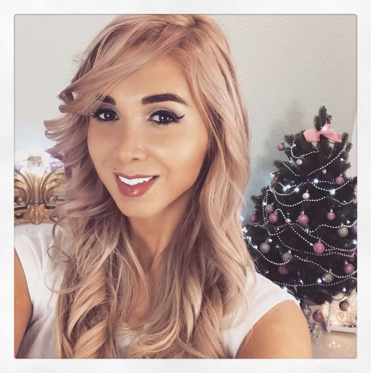 AmoramiaS - Glamourous and Sexy Cam Model of Jasmin