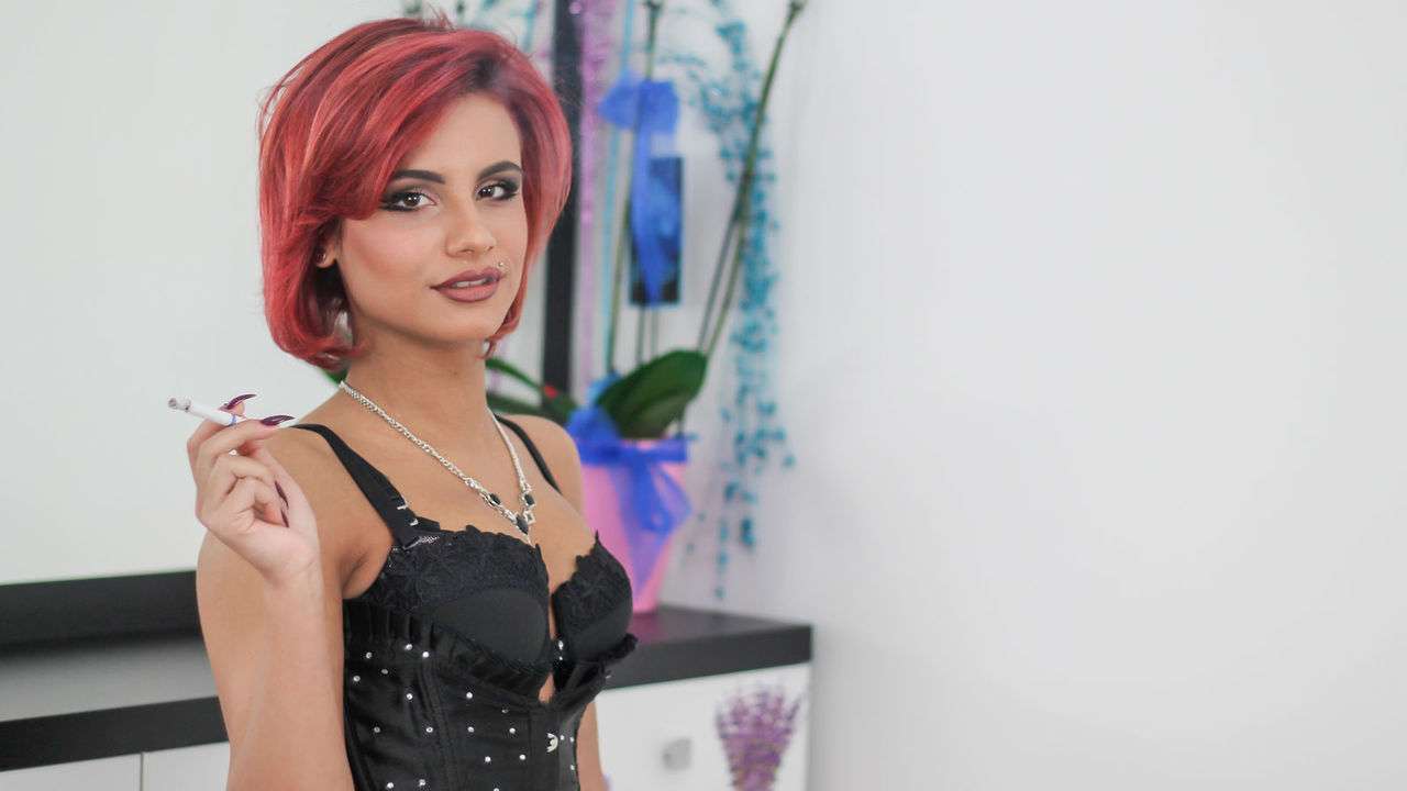 BaeDevine - Glamourous and Sexy Cam Model of Jasmin