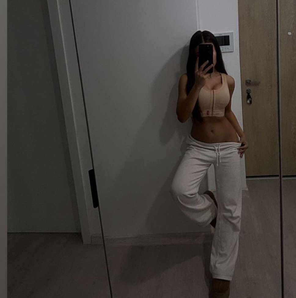 BlairSander - Glamourous and Sexy Cam Model of Jasmin