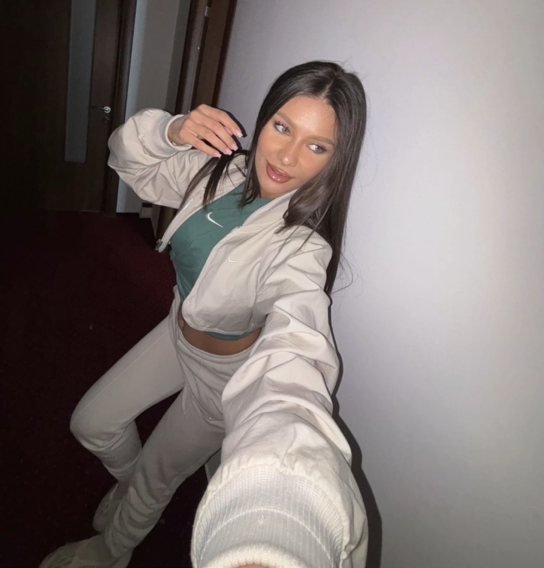 BlairSander - Glamourous and Sexy Cam Model of Jasmin