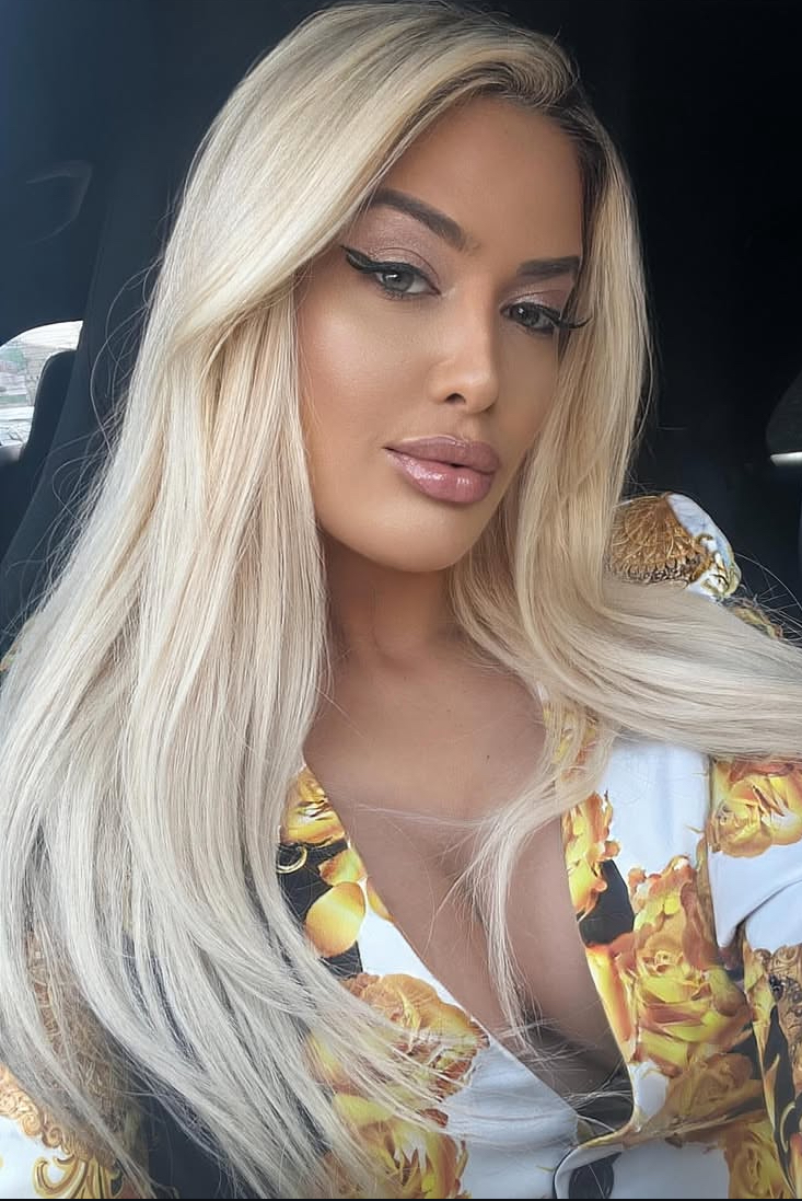 BlancheSummer - Glamourous and Sexy Cam Model of Jasmin