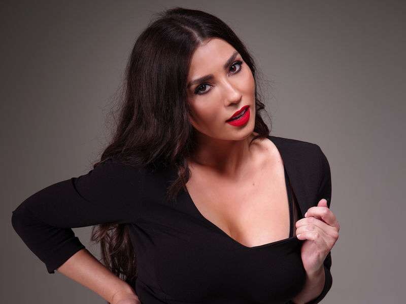 ChanelRay - Glamourous and Sexy Cam Model of Jasmin