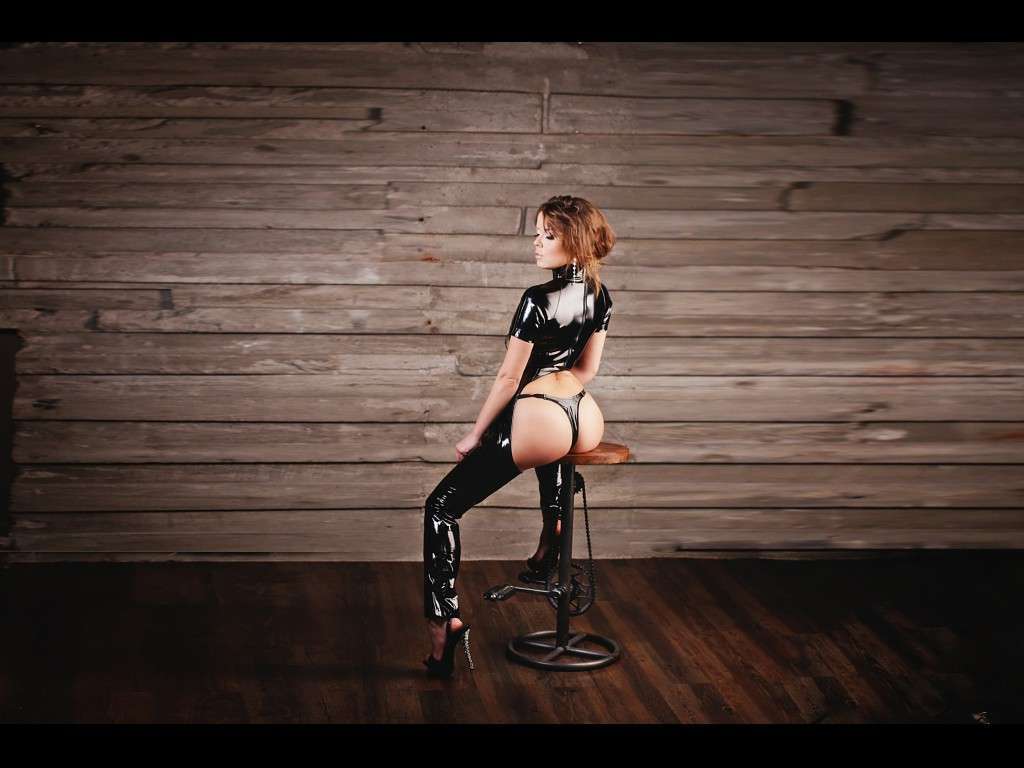 CharmingLiz - Glamourous and Sexy Cam Model of Jasmin