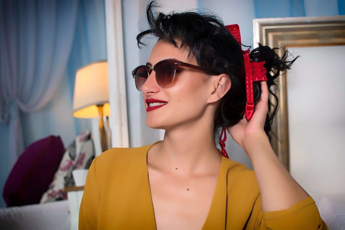 ChristaQueen - Glamourous and Sexy Cam Model of Jasmin