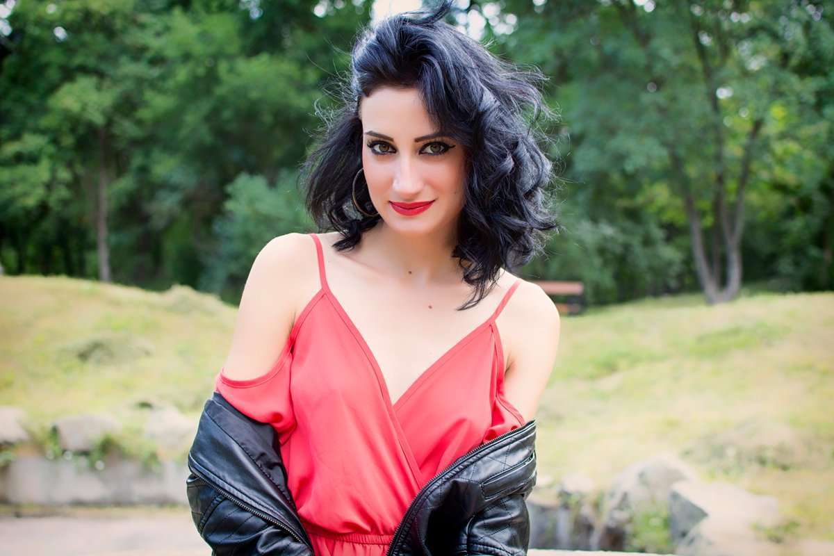 ChristaQueen - Glamourous and Sexy Cam Model of Jasmin