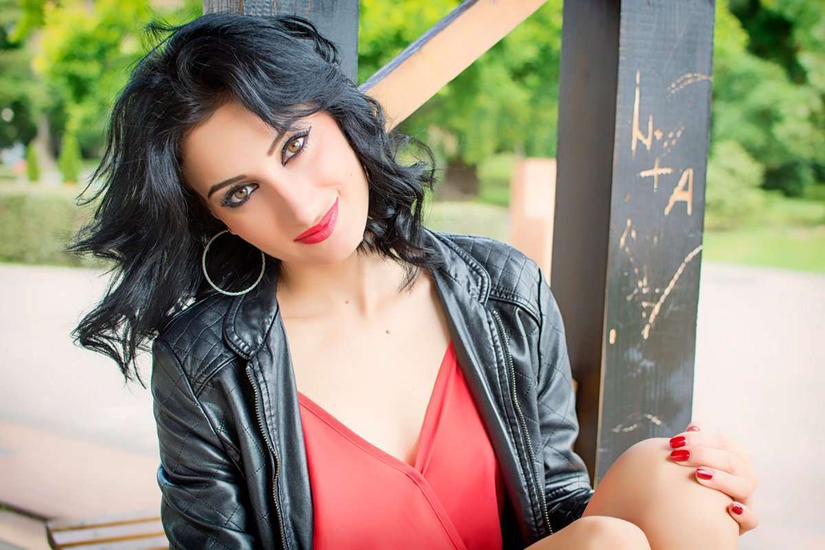 ChristaQueen - Glamourous and Sexy Cam Model of Jasmin