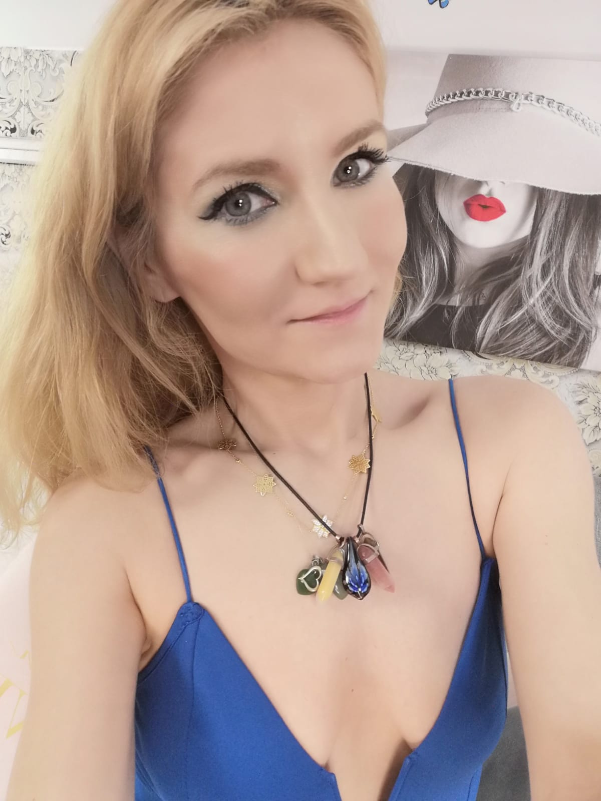 ChristineEve - Glamourous and Sexy Cam Model of Jasmin