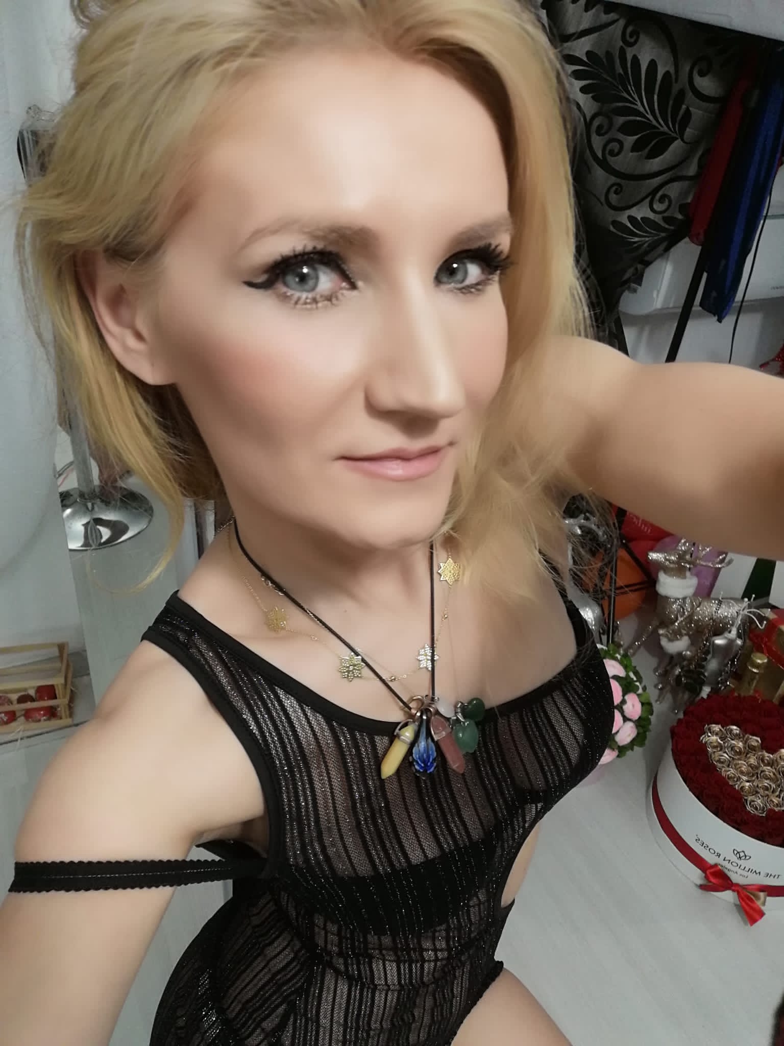 ChristineEve - Glamourous and Sexy Cam Model of Jasmin