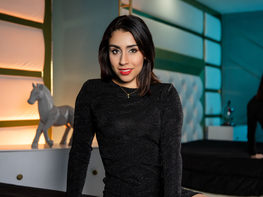 ClaraDuque - Glamourous and Sexy Cam Model of Jasmin