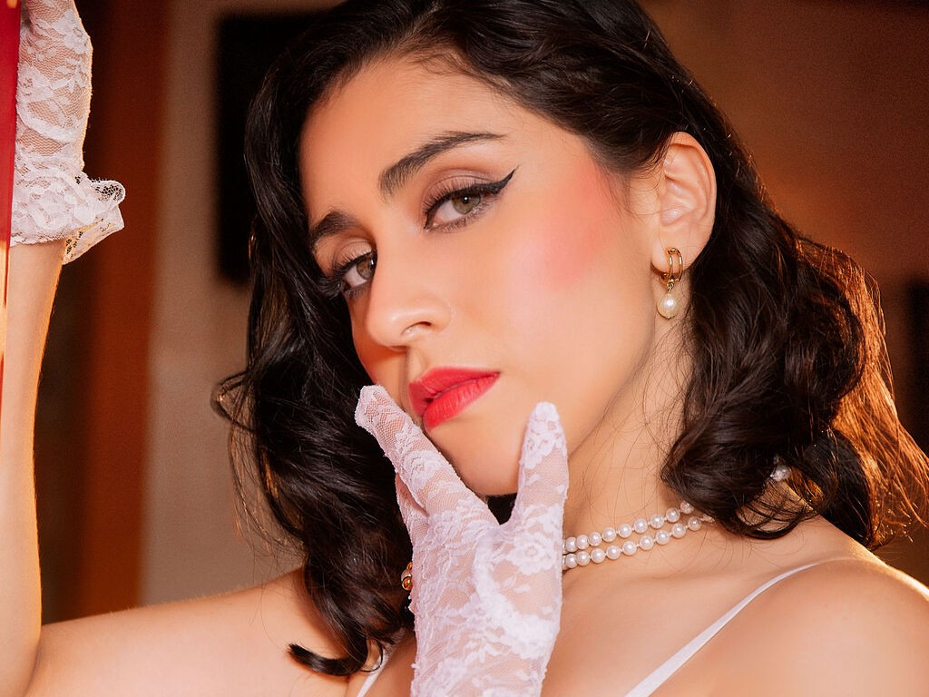 ClaraDuque - Glamourous and Sexy Cam Model of Jasmin