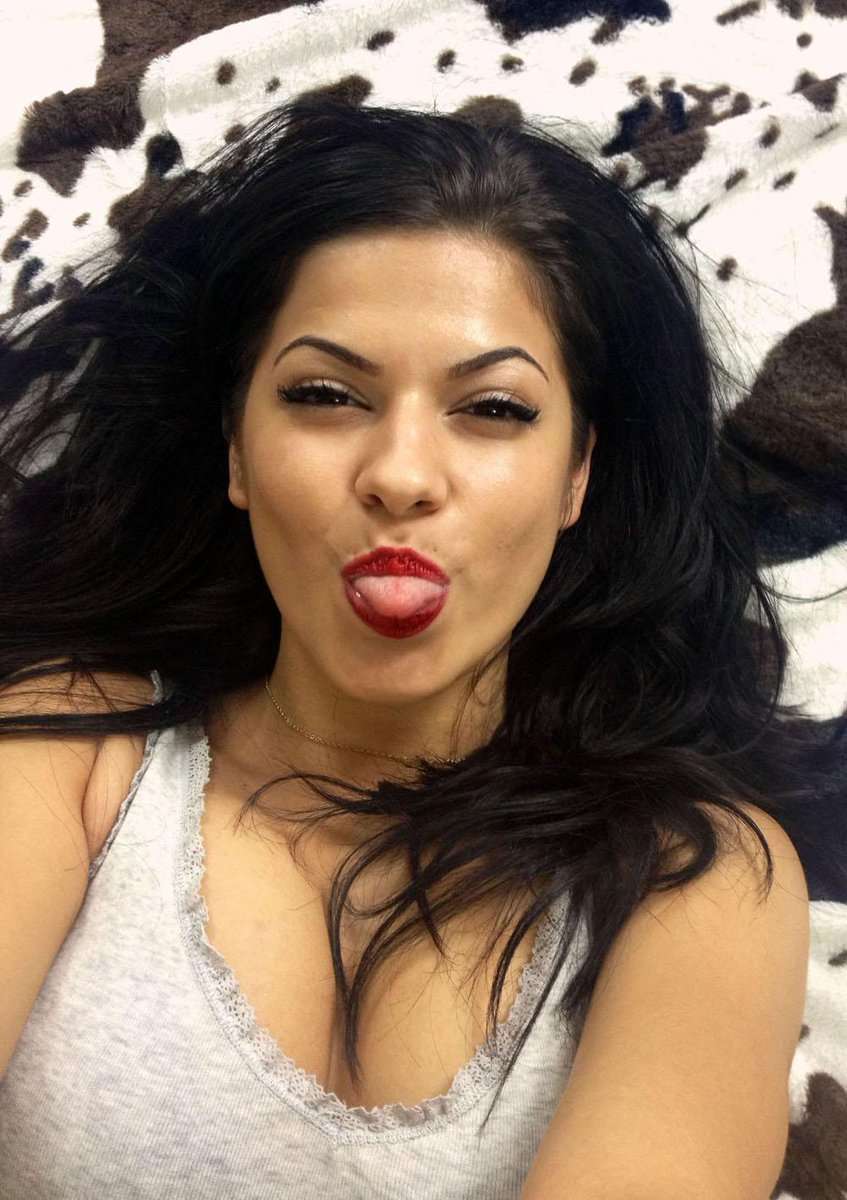 CurlyAmelie - Glamourous and Sexy Cam Model of Jasmin