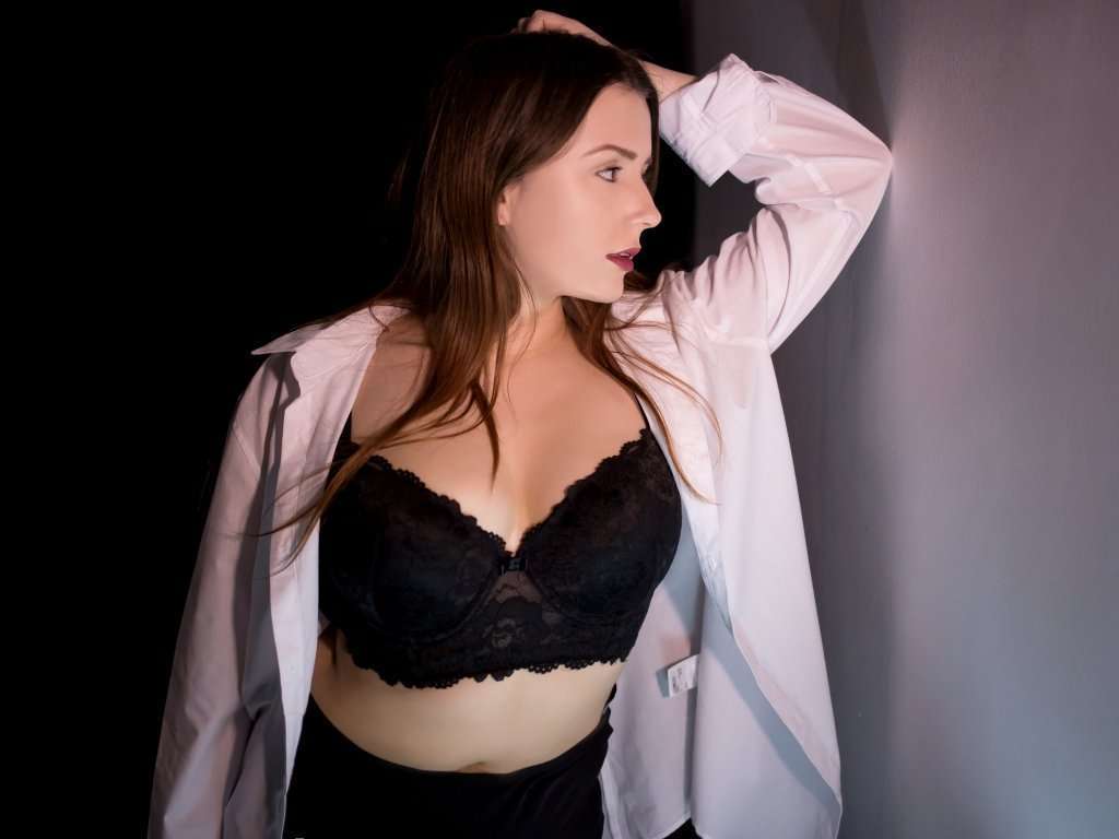 DaenerysScotty - Glamourous and Sexy Cam Model of Jasmin