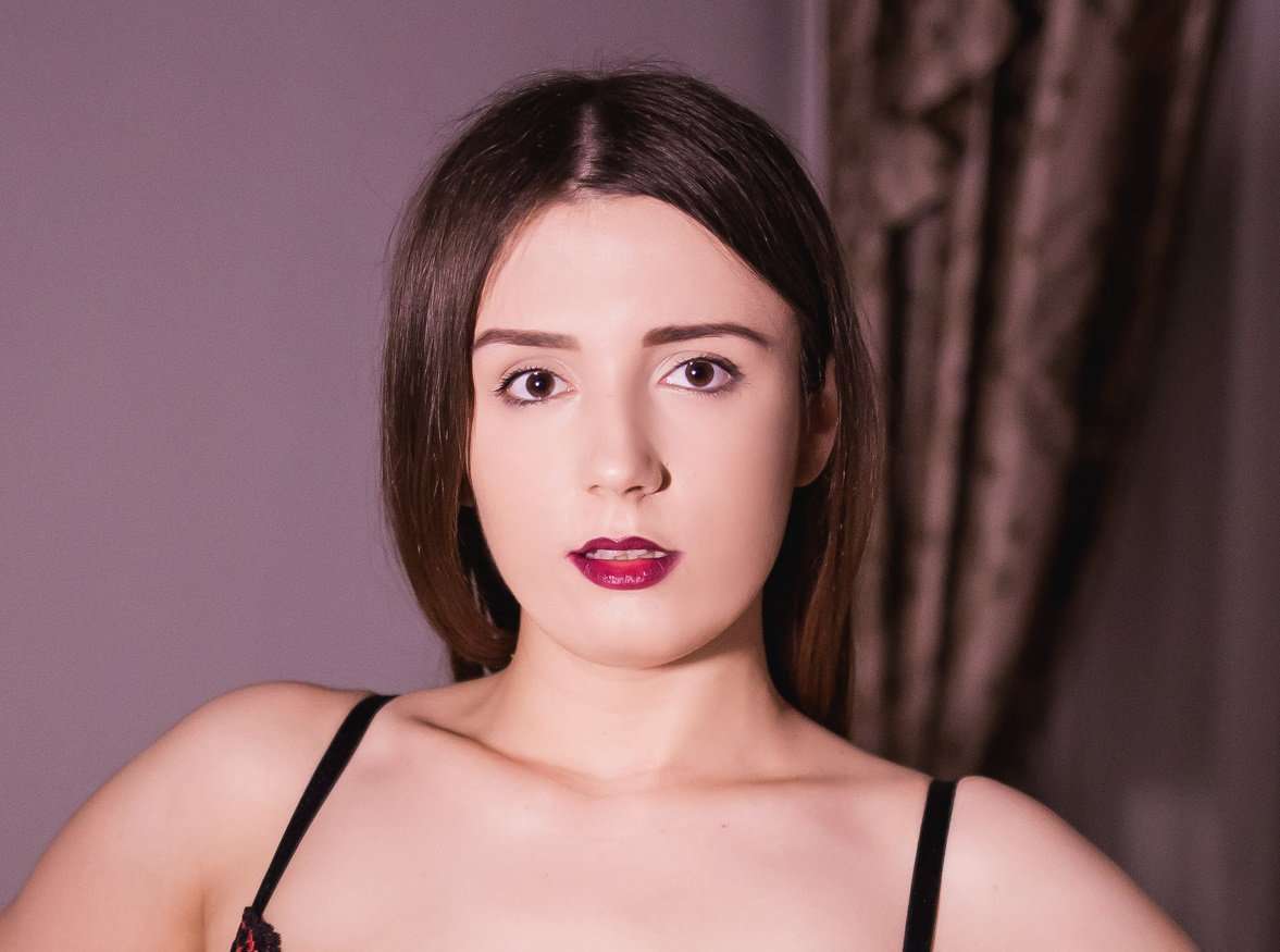 DaenerysScotty - Glamourous and Sexy Cam Model of Jasmin