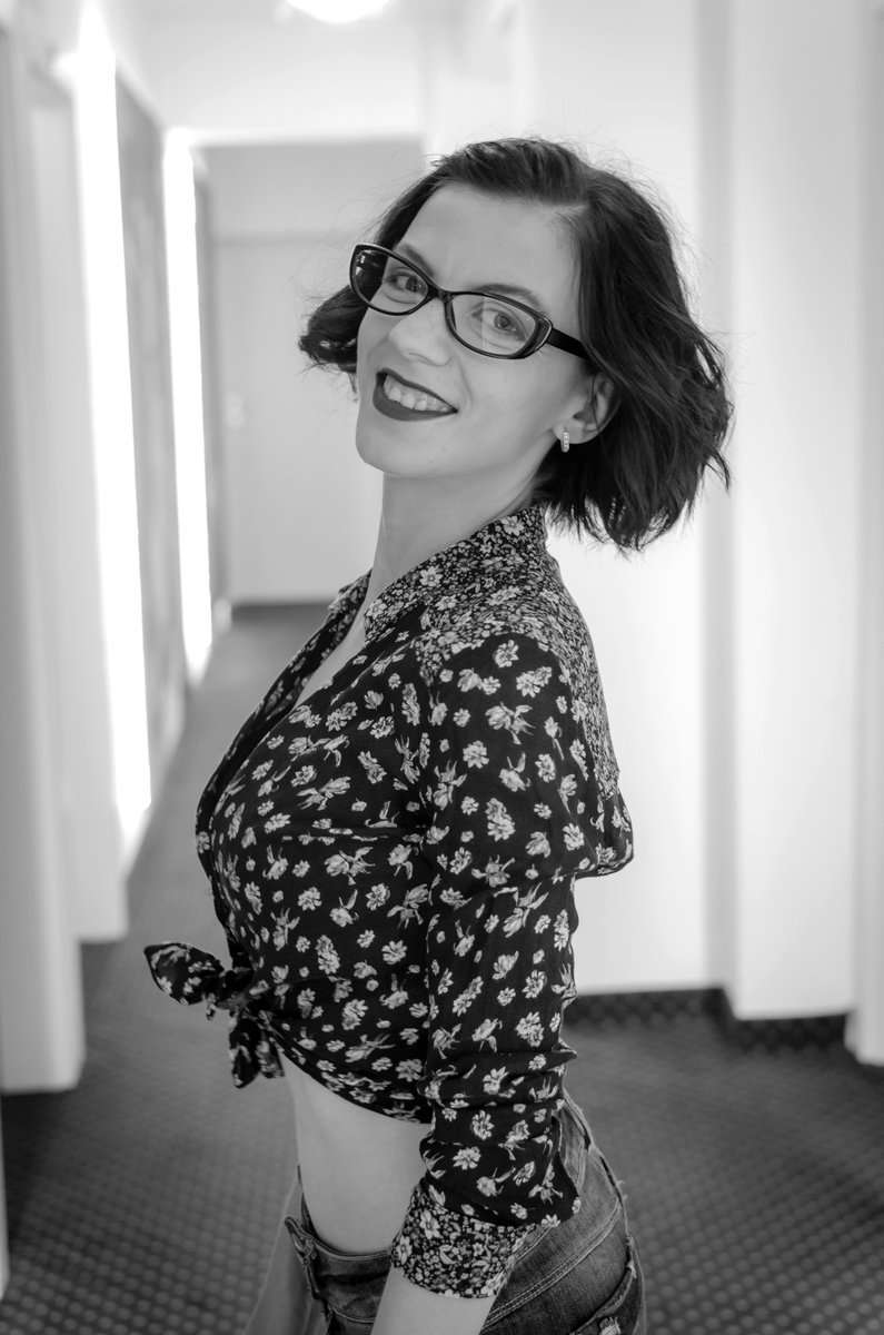 DaryaCollyns - Glamourous and Sexy Cam Model of Jasmin