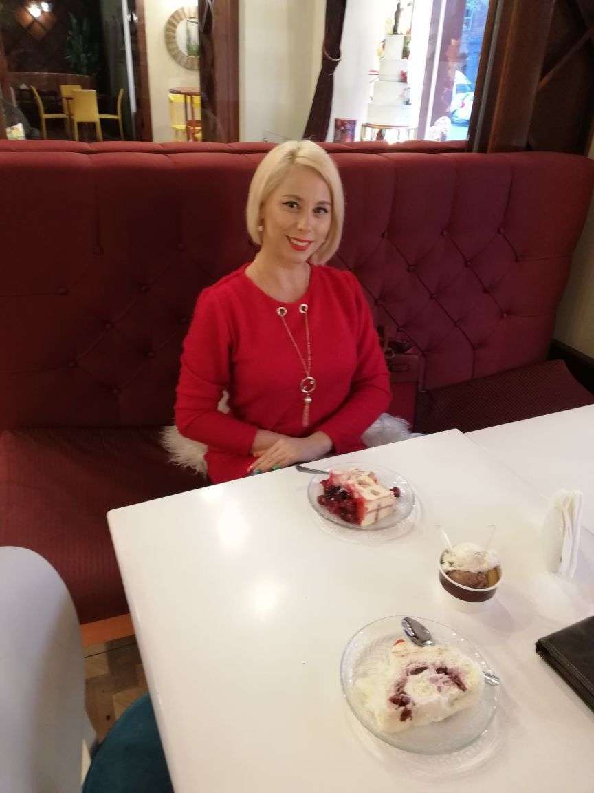 DelyaLight - Glamourous and Sexy Cam Model of Jasmin