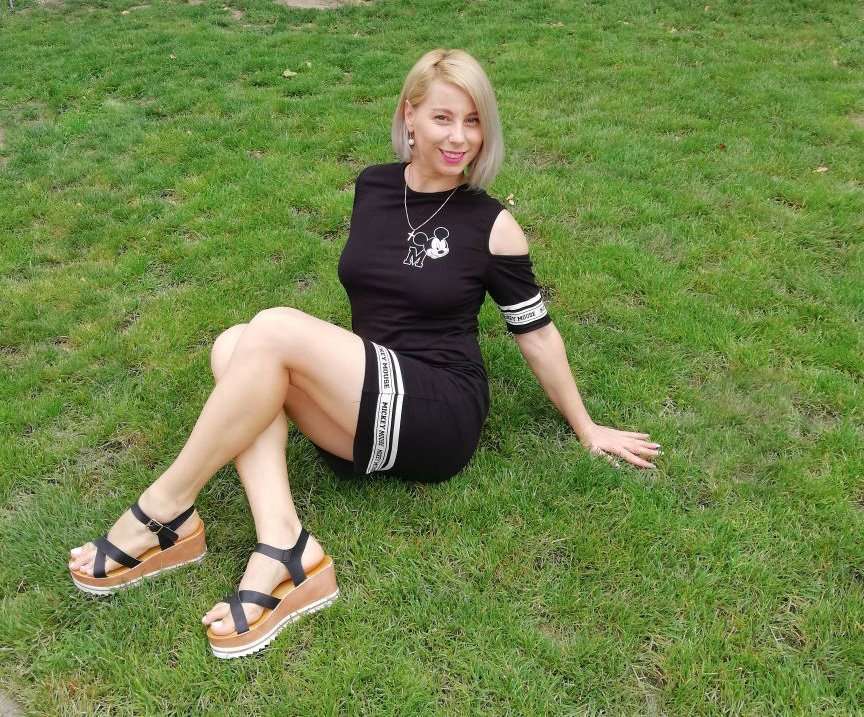 DelyaLight - Glamourous and Sexy Cam Model of Jasmin