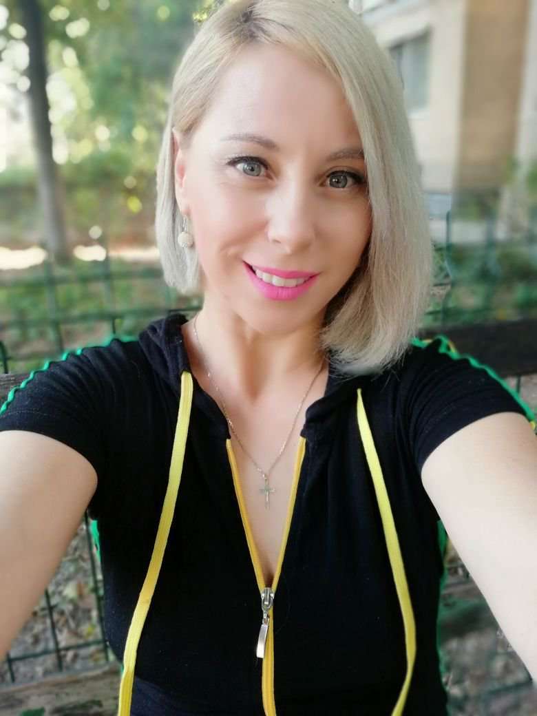 DelyaLight - Glamourous and Sexy Cam Model of Jasmin