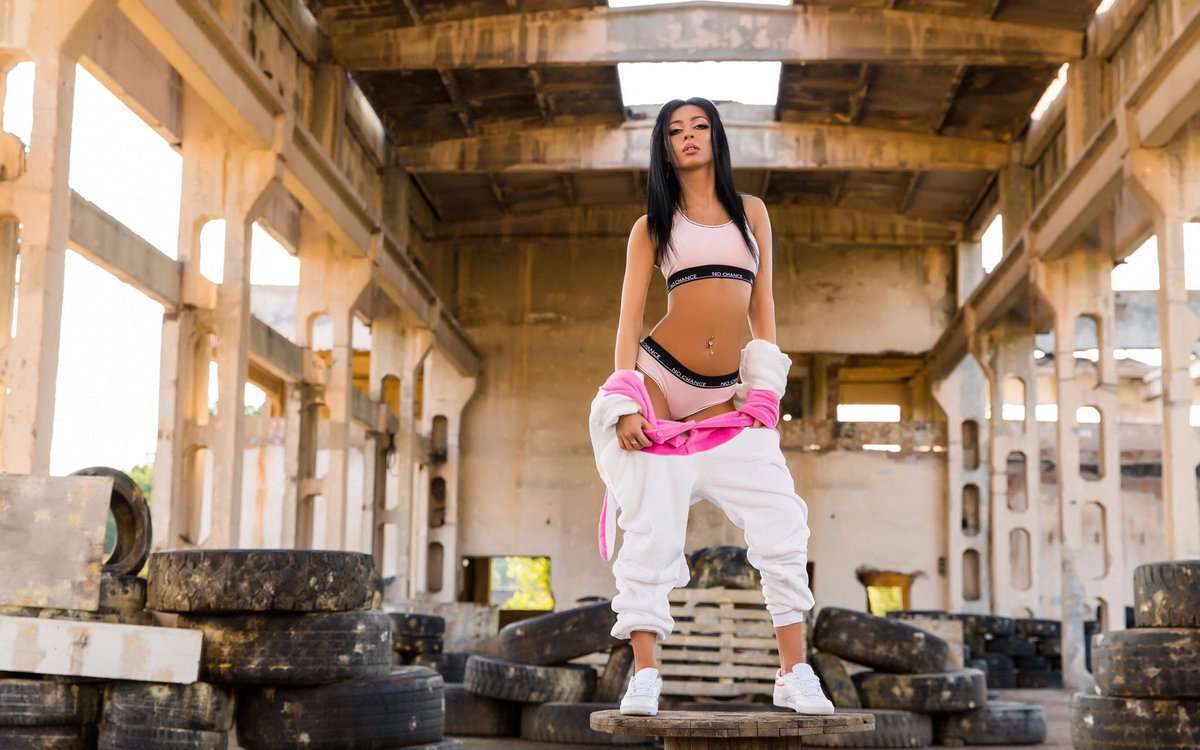 DeviousAlly - Glamourous and Sexy Cam Model of Jasmin