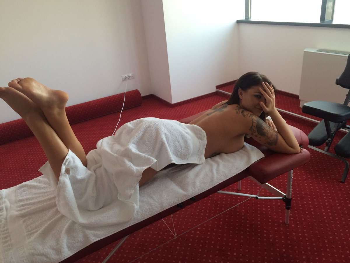 DianeDeziree - Glamourous and Sexy Cam Model of Jasmin