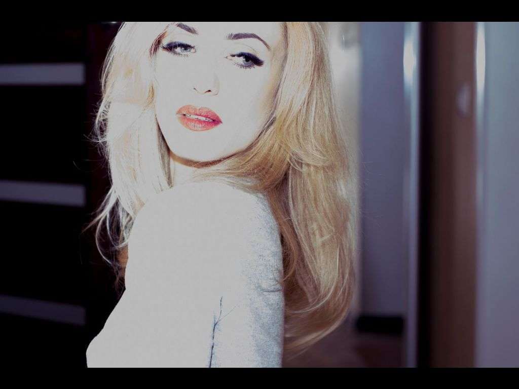 DreamCate - Glamourous and Sexy Cam Model of Jasmin