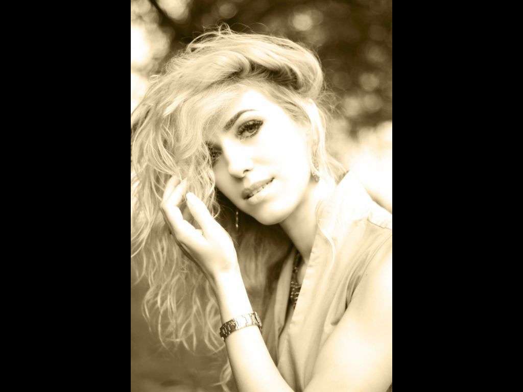 DreamCate - Glamourous and Sexy Cam Model of Jasmin