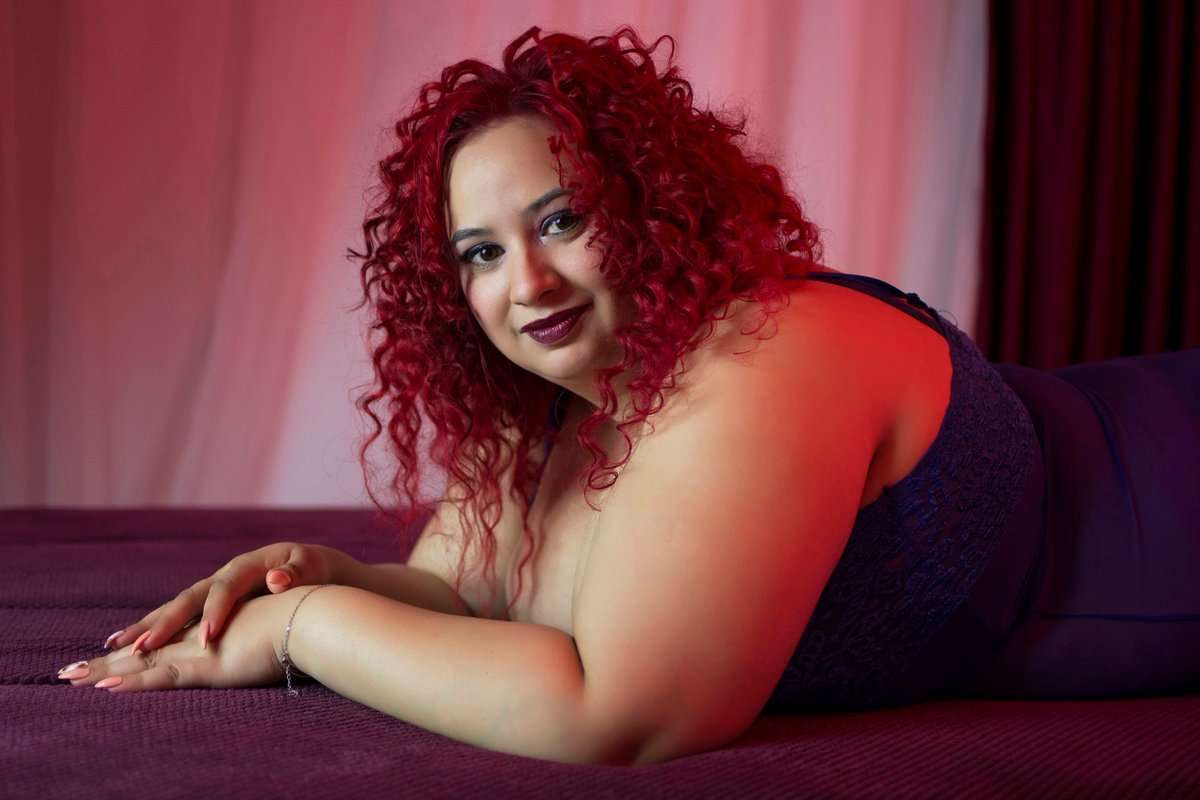 ElisePasquale - Glamourous and Sexy Cam Model of Jasmin