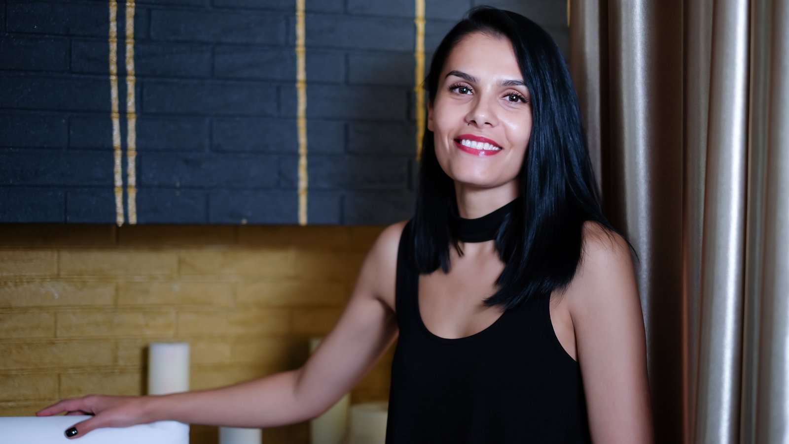 EmmaAtkins - Glamourous and Sexy Cam Model of Jasmin