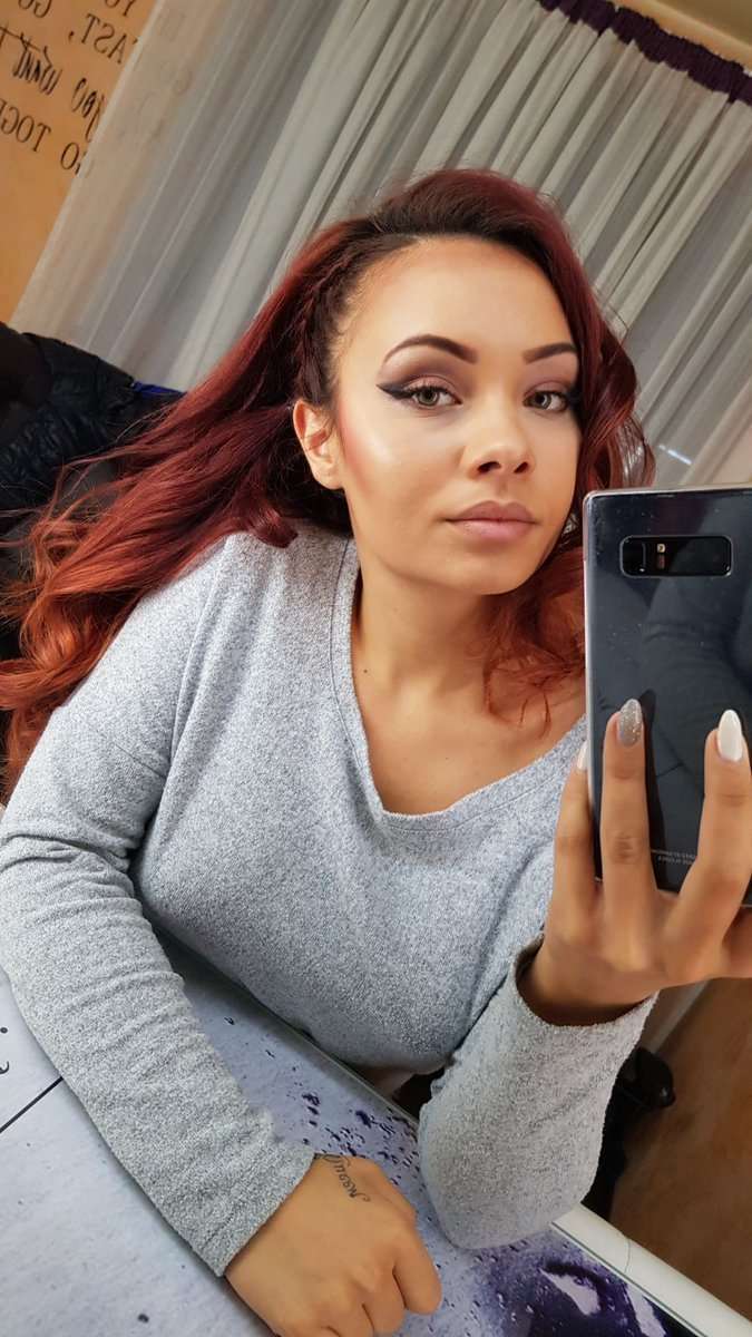 Emmelyne - Glamourous and Sexy Cam Model of Jasmin