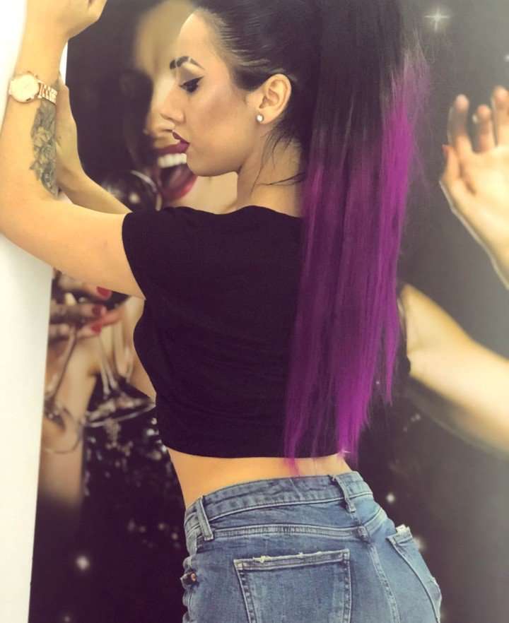 EsmeeCharm - Glamourous and Sexy Cam Model of Jasmin