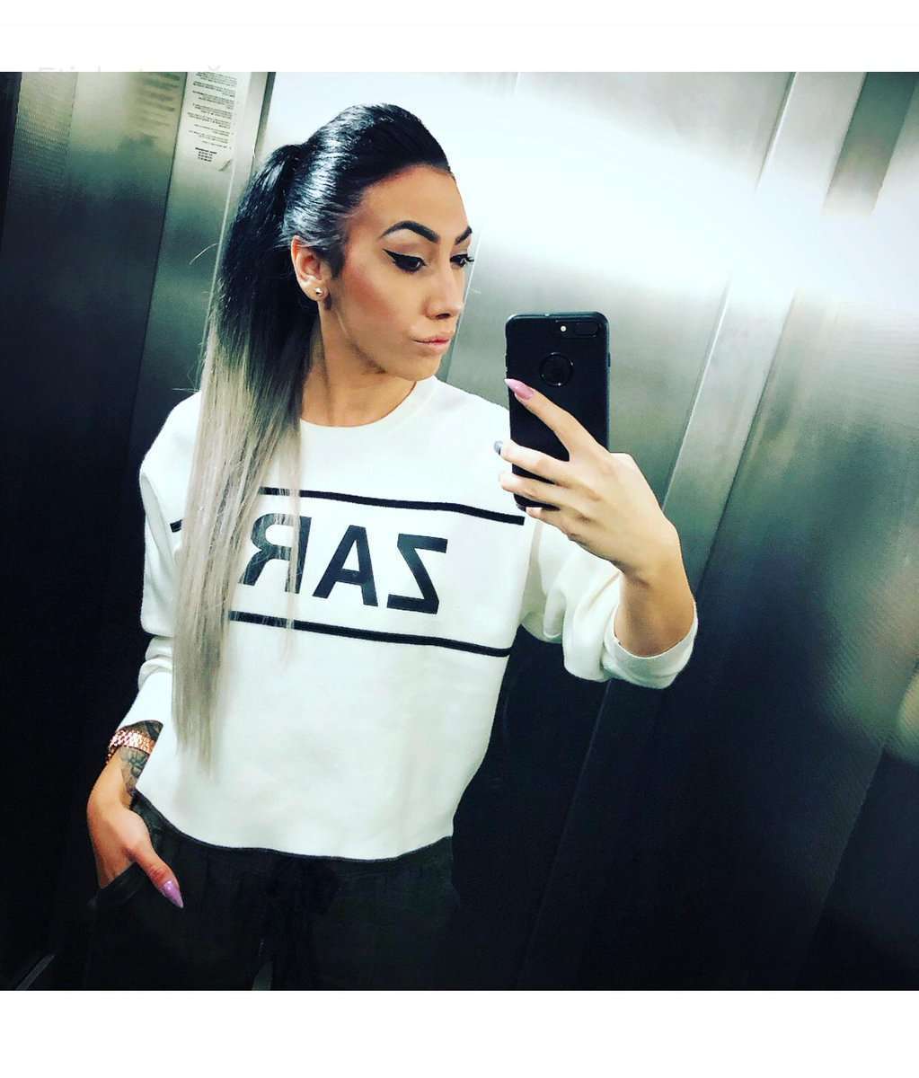 EsmeeCharm - Glamourous and Sexy Cam Model of Jasmin