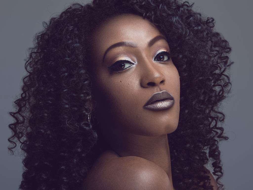 EvaMilani - Glamourous and Sexy Cam Model of Jasmin