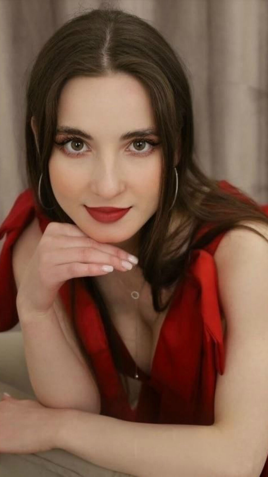 GrettaGrand - Glamourous and Sexy Cam Model of Jasmin