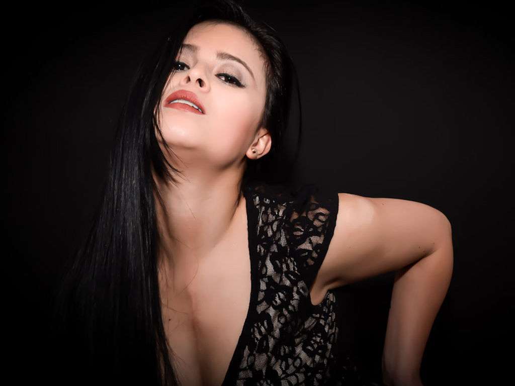 HannahRaver - Glamourous and Sexy Cam Model of Jasmin