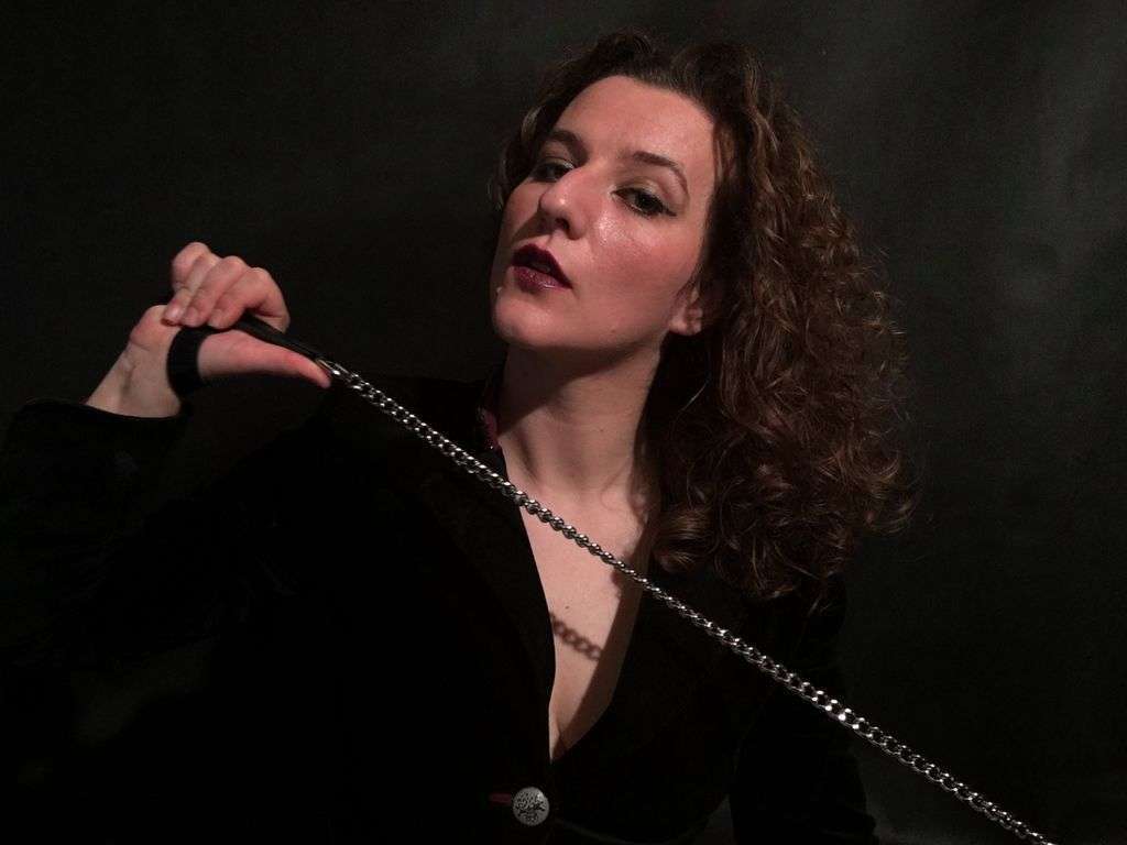 HotwifeVenus - Glamourous and Sexy Cam Model of Jasmin