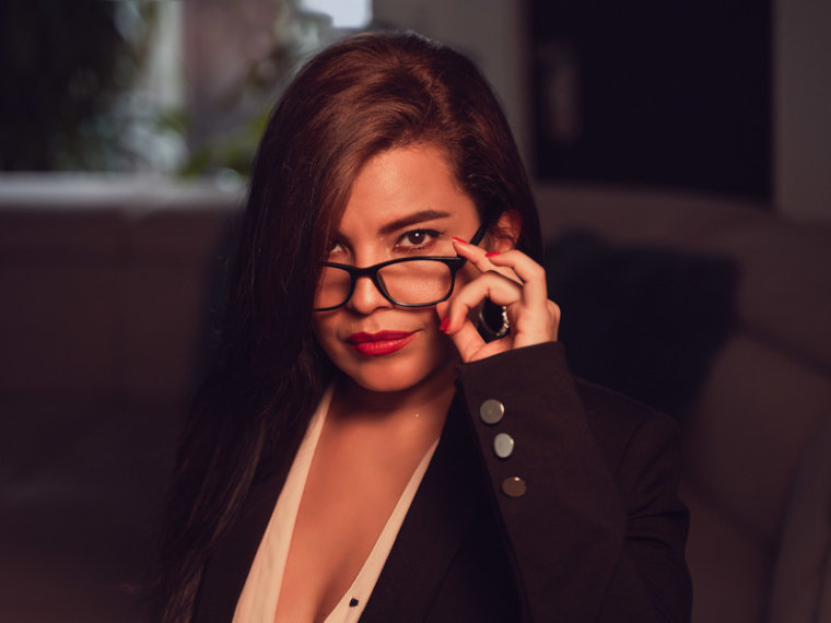 JoyceGrad - Glamourous and Sexy Cam Model of Jasmin