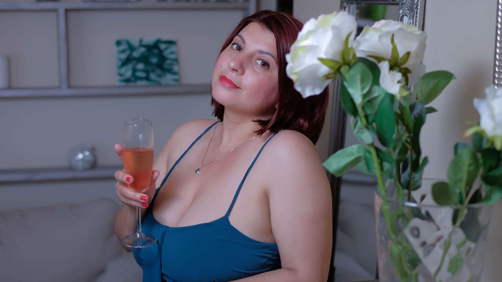 JulieMarieBoobsx - Glamourous and Sexy Cam Model of Jasmin