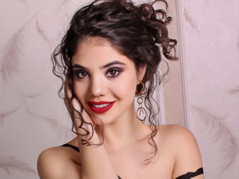 Kate - Glamourous and Sexy Cam Model of Jasmin