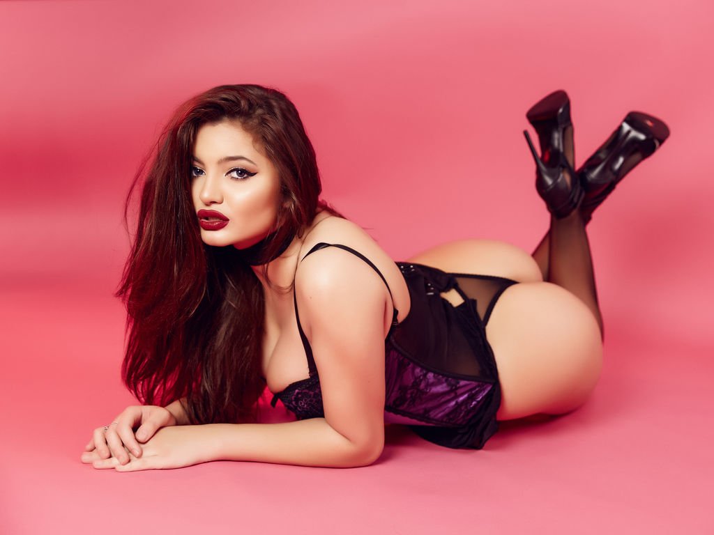 KiaraLust - Glamourous and Sexy Cam Model of Jasmin