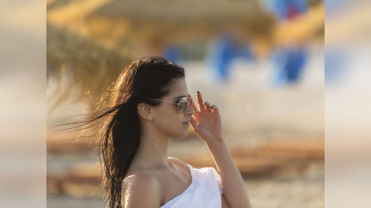 LaraMoor - Glamourous and Sexy Cam Model of Jasmin